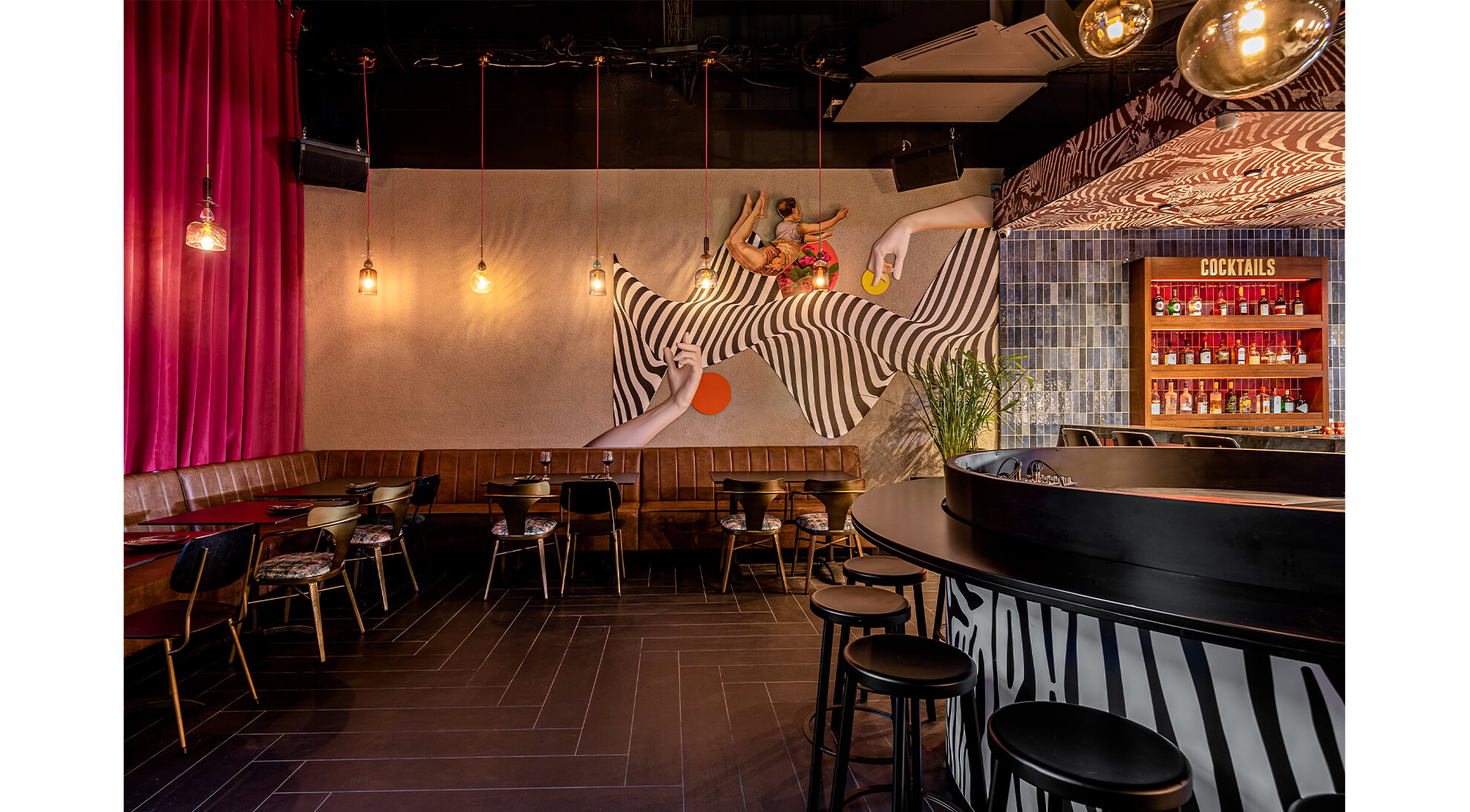 Nineish Bar_0008_DSC_2576-Edit.jpg