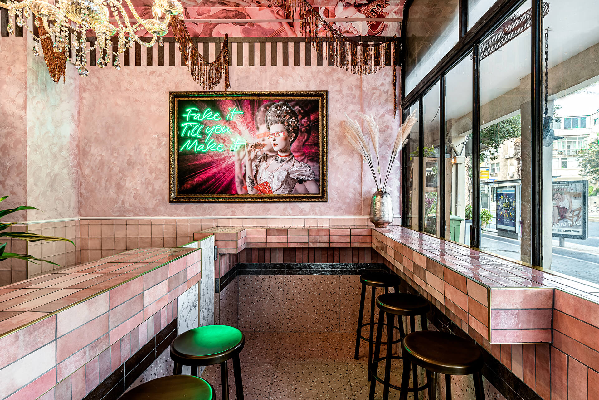 Marie Antoinette_0006_Background.jpg